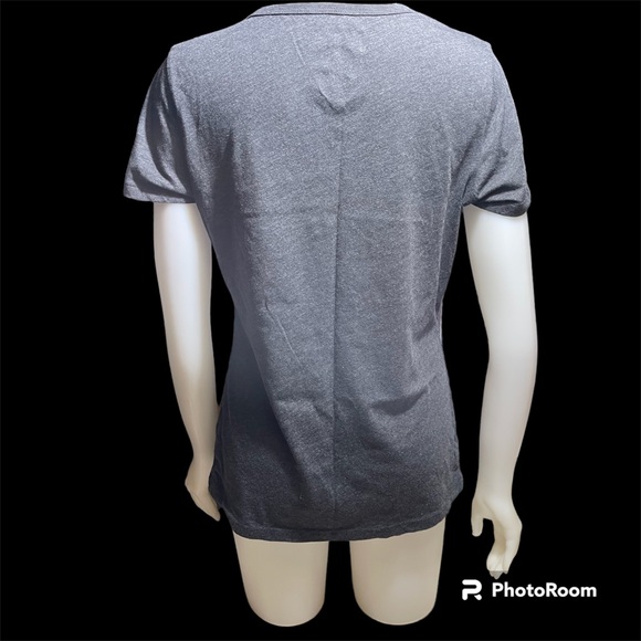 Hard Rock Cafe Anchorage Gray Vneck with Necklace Gold Owl on a Guitar Sz L - Picture 2 of 4